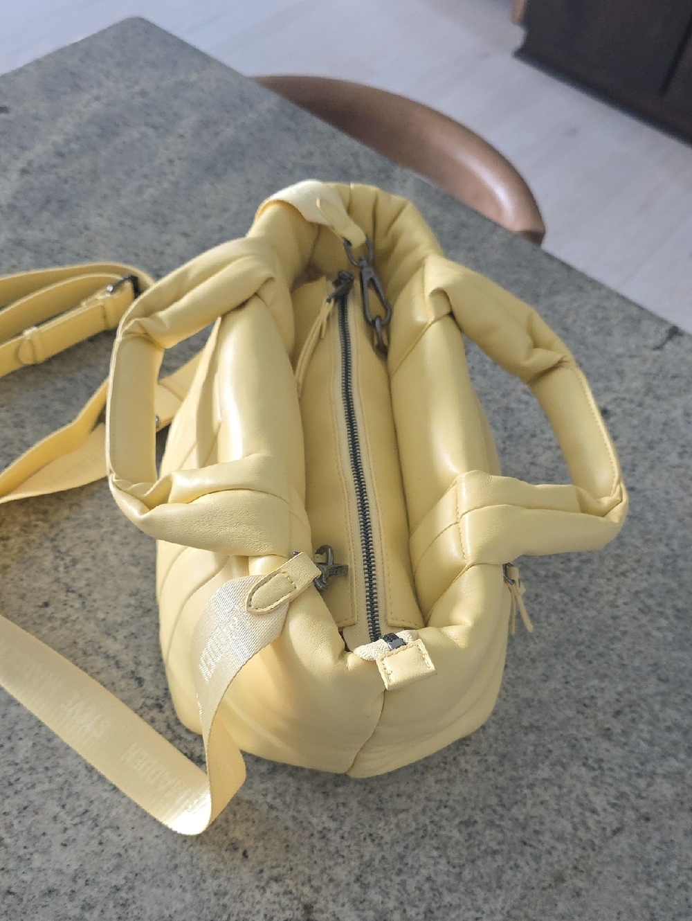 Steve Madden Butter Yellow Puffer Crossbody Bag with Embossed SM - Picture 2 of 9